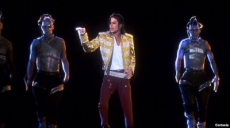 Holograma trae de nuevo a la vida a Michael Jackson en los Billboard 2014.