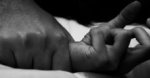 Hombre acusado de violación asegura tropezó y cayó desnudo sobre su víctima
