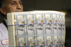 Imprimen nuevos billetes de 100 dólares en EE.UU.
