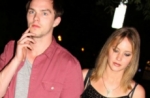 Jenn Lawrence se va a Inglaterra. . . ¿¡con un hombre!?