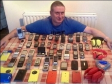 Jim O’Brien, el mayor coleccionista de “Nokias” del mundo