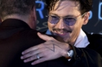 Johnny Depp exhibe anillo de compromiso