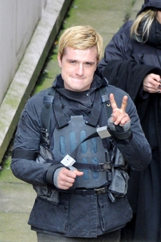 Josh Hutcherson lidera un proyecto a favor de los jóvenes homosexuales
