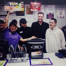 Justin Timberlake celebró en Taco Bell sus tres People’s Choice Awards