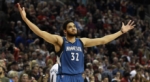 Karl Towns mantiene a Minnesota luchando por clasificar