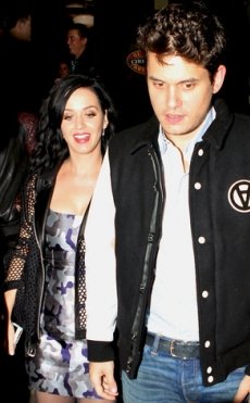 Katy Perry y John Mayer se dejaron ver juntos de nuevo, y se mostraron muy cariñosos