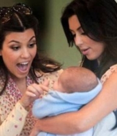 Kim Kardashian publica foto 'engañosa' de su bebé