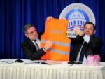 La DGII dotará de placas y chalecos a motoristas