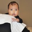 La hija de Kim Kardashian y Kanye West recibe prendas de diseñador para navidad