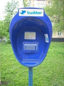 Las primeras cabinas para publicar mensajes en Twitter en la calle