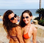 Lea Michele presume cuerpazo con diminuto bikini en México