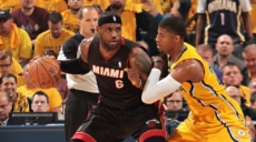 LeBron y Wade encaminan al Heat y empatan la serie.