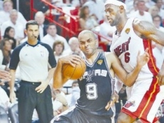 Leonard conduce la victoria de los Spurs en Miami