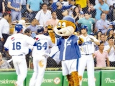 Licey aprovecha juego errático de las Águilas; los Leones triunfan