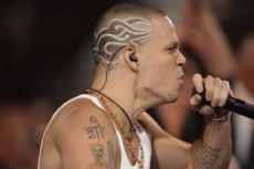 Líder de Calle 13 espera su primer hijo con modelo argentina