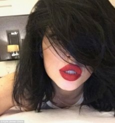 LOL! Suki y Maddie Waterhouse imitaron la célebre selfie de los labios de Kylie Jenner.