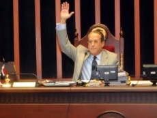 Los legisladores desafiaron a Leonel y a Miguel con el voto preferencial
