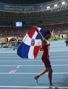 Luguelín gana bronce en mundial de atletismo