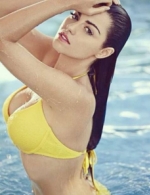 Maite Perroni enciende Instagram con sexy bikini.