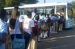 Más de 4,700 estudiantes reciben transporte gratis en