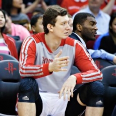 McHale espera por Asik