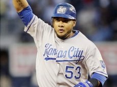 Melky Cabrera acepta contrato de ligas menores