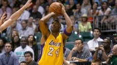 Metta sobrevive a corte con Lakers y dice no cambiar sus objetivos