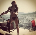 Michelle Rodriguez olvida su romance lésbico con sexy bikini