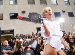 Miley Cyrus habló sobre sus fotos desnuda, su reciente discusión con Sinead O´Connor y muchos más
