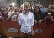 Miley Cyrus recibe oferta de $1 millón para dirigir película porno