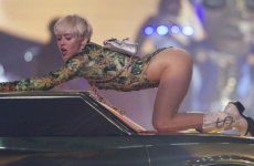 Miley Cyrus se defiende con imagen de su trasero