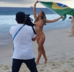 ¡Mira! Vanessa Huppenkothen enciende con bikini a turistas del Mundial Brasil 2014