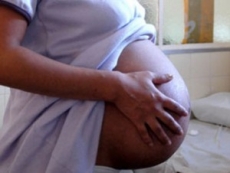 Mujer iraquí está embarazada de 13 bebés