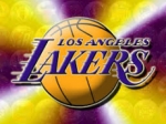 Narrador demanda a Lakers alegando discriminación