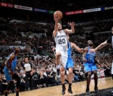 NBA: San Antonio venció a Oklahoma y está arriba en el oeste.