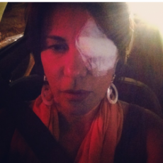 Operan a Milagros Germán de un ojo