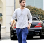Pareja de Kourtney Kardashian muestra parte íntima