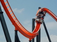 Pasajeros quedaron varados en montaña rusa de Universal Studios