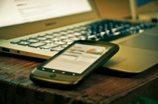 Personas con ansiedad tienden a obsesionarse más con el internet, según estudios.