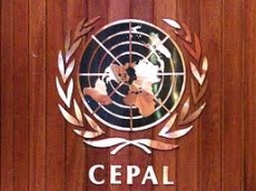 Piden a mujeres exigir igualdad con hombres