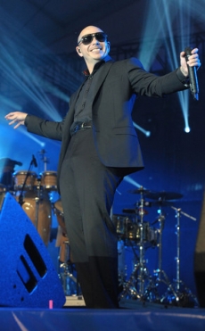Pitbull crea su propia escuela en Miami