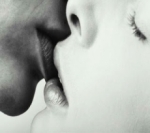 ¿Por qué el recuerdo de un beso o una despedida nos parece demasiado real?