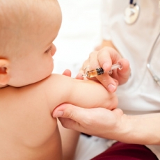 Promese vacuna 123 niñas contra cáncer cervical