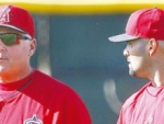 Pujols, con cautela en la primera base