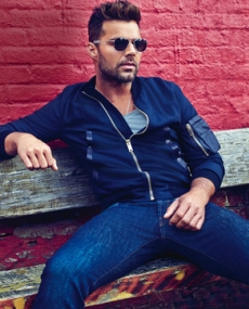 Ricky Martin se declara en contra de la guerra