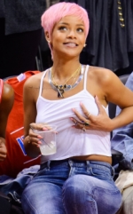 Rihanna cambia otra vez de look gracias a Nicki Minaj!.