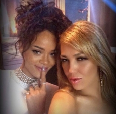 Rihanna cuenta secreto a Thalía... ¿dueto?
