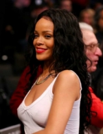 Rihanna muestra de más en público