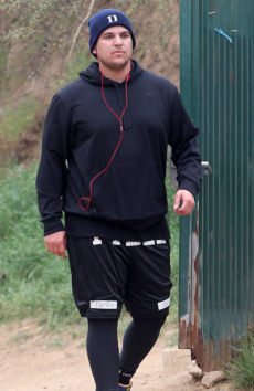 Robert Kardashian se deja ver con unos cuantos kilos de más