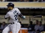 Robinson Canó batea un trío de imparables
